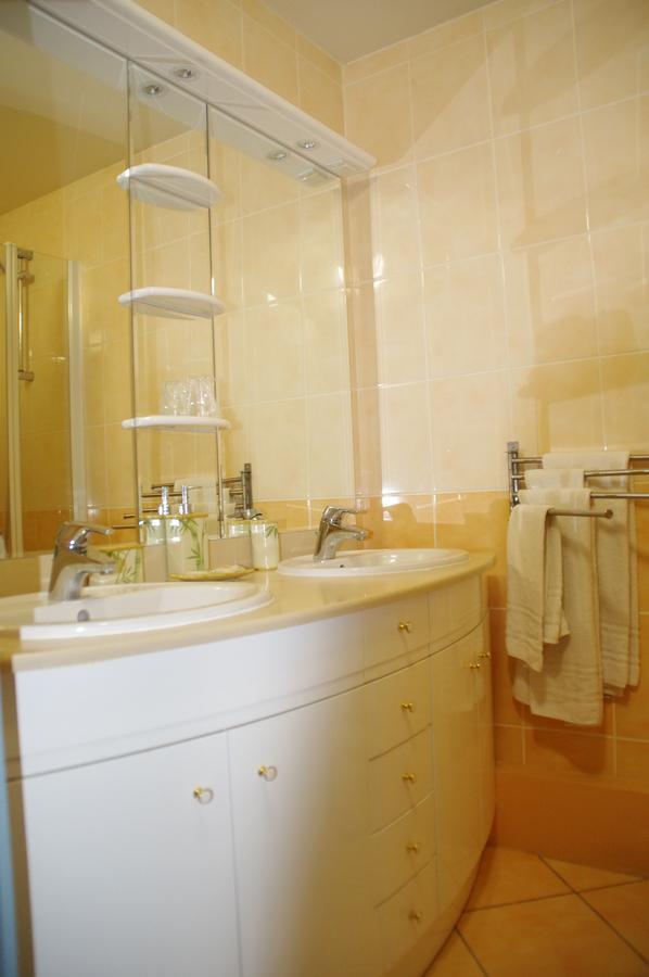 Hotel Lumiere Des Alpes Bron Kamer foto